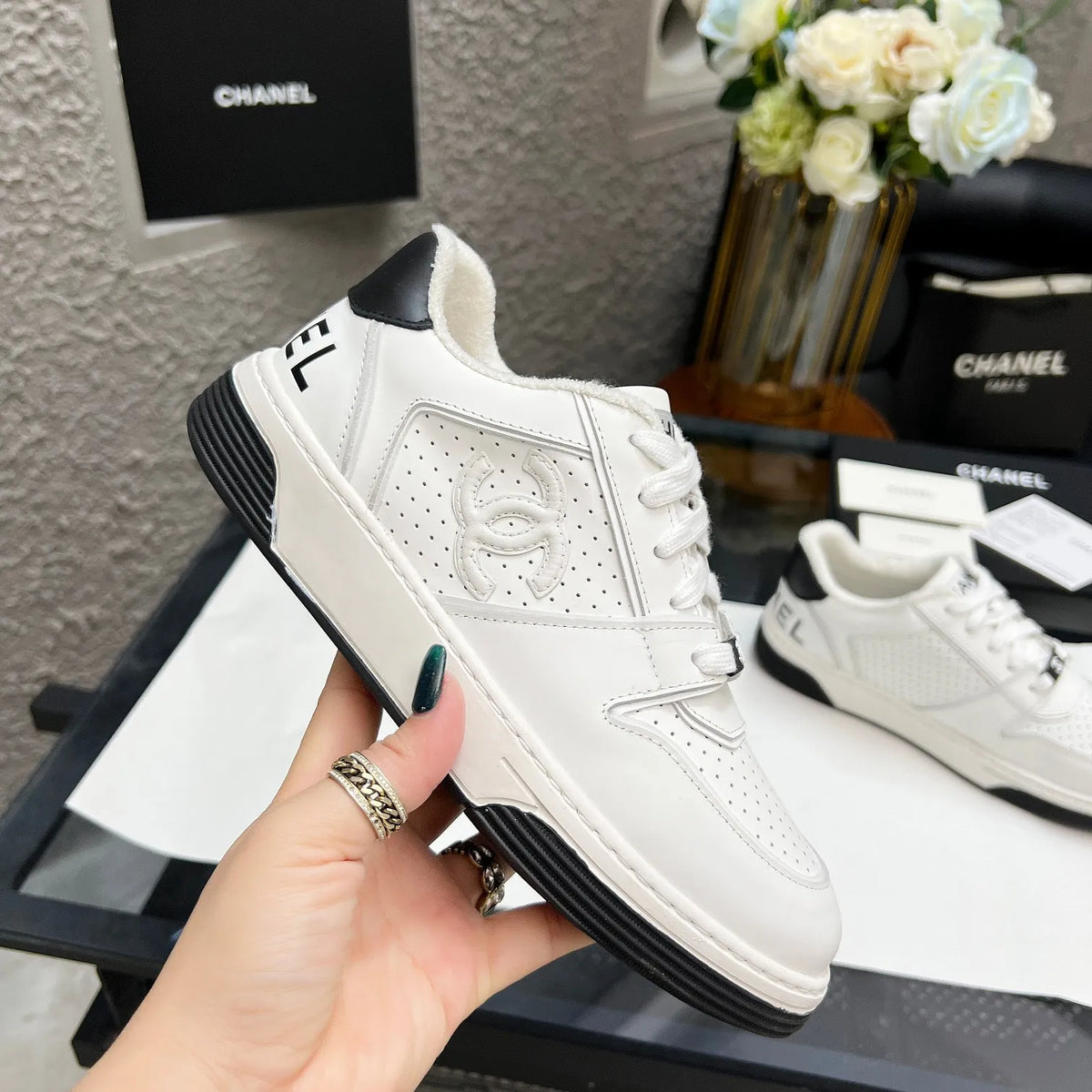 women sneakers H665
