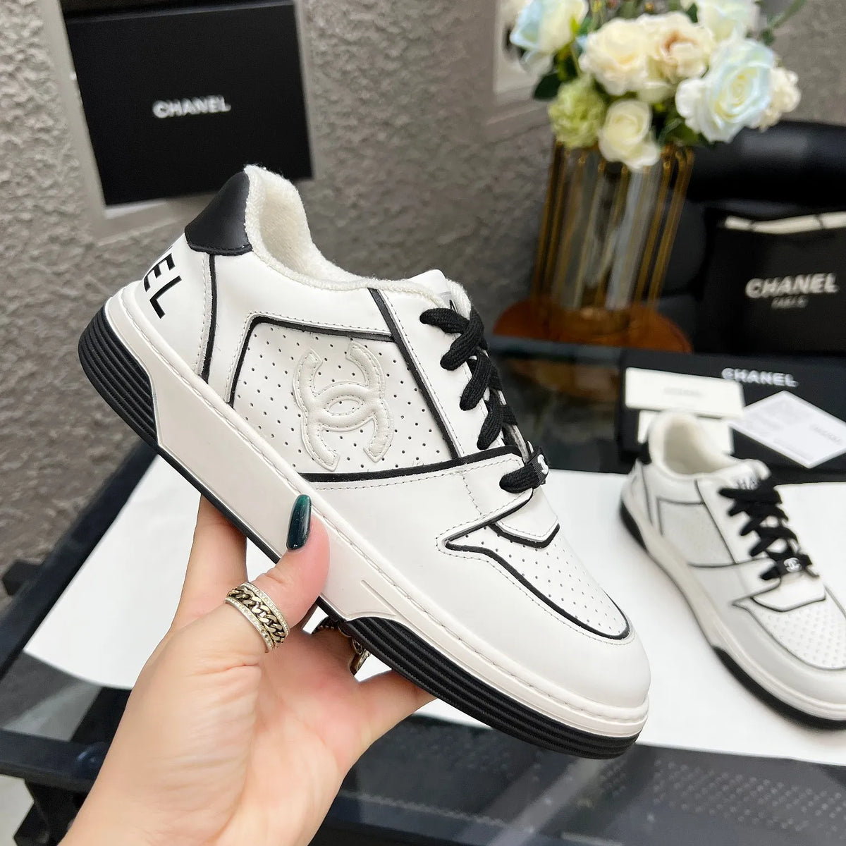 women sneakers H665