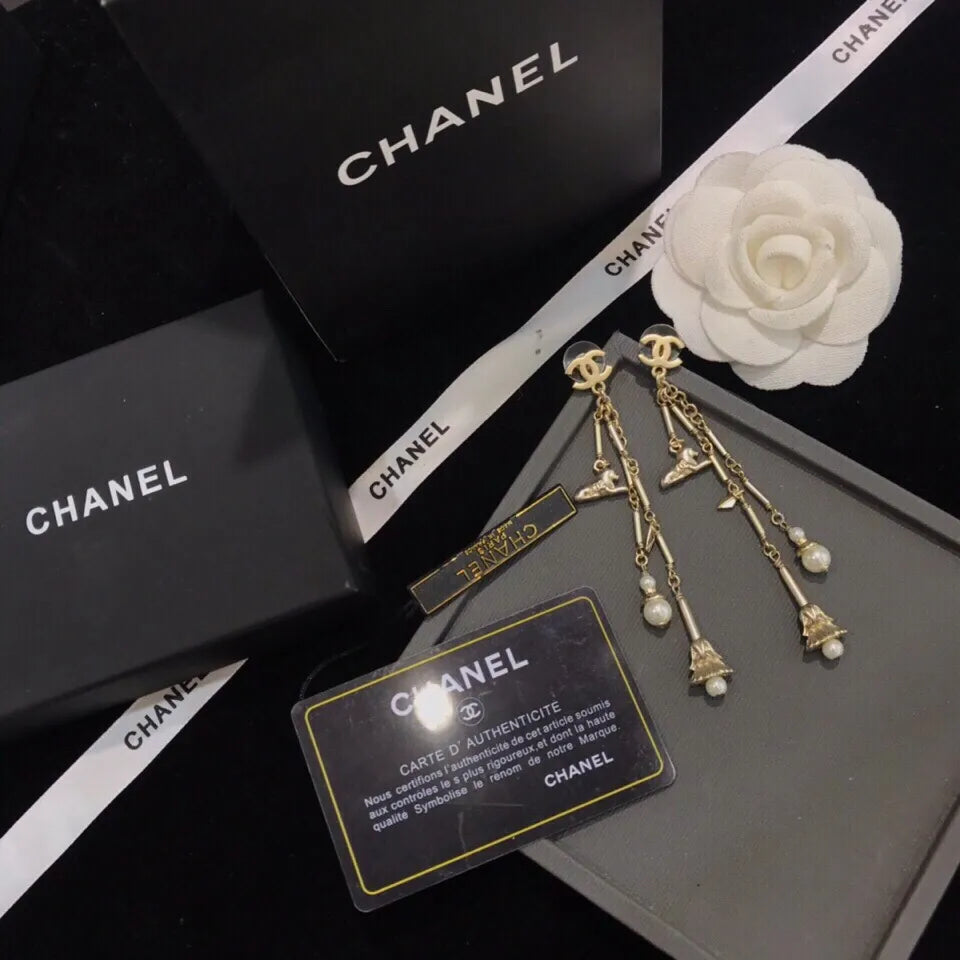 Earrings Q93189