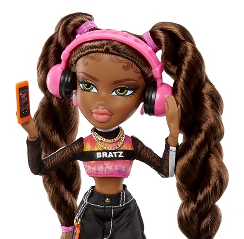 Sasha Fashion Doll with 10 Accessories and Poster U2135