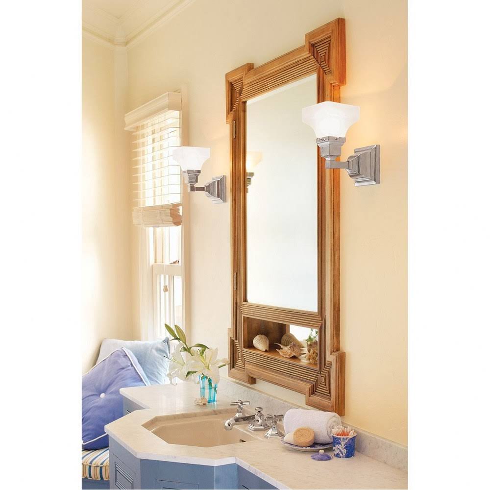1 Light Sconce O69224